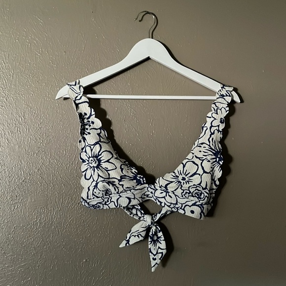 aerie Other - Blue and White Floral Bikini Top
